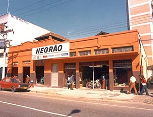 Primeira unidade da Negrão em Curitiba